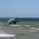 Was braucht man als Anfänger-Ausrüstung zum Kite-Surfen?